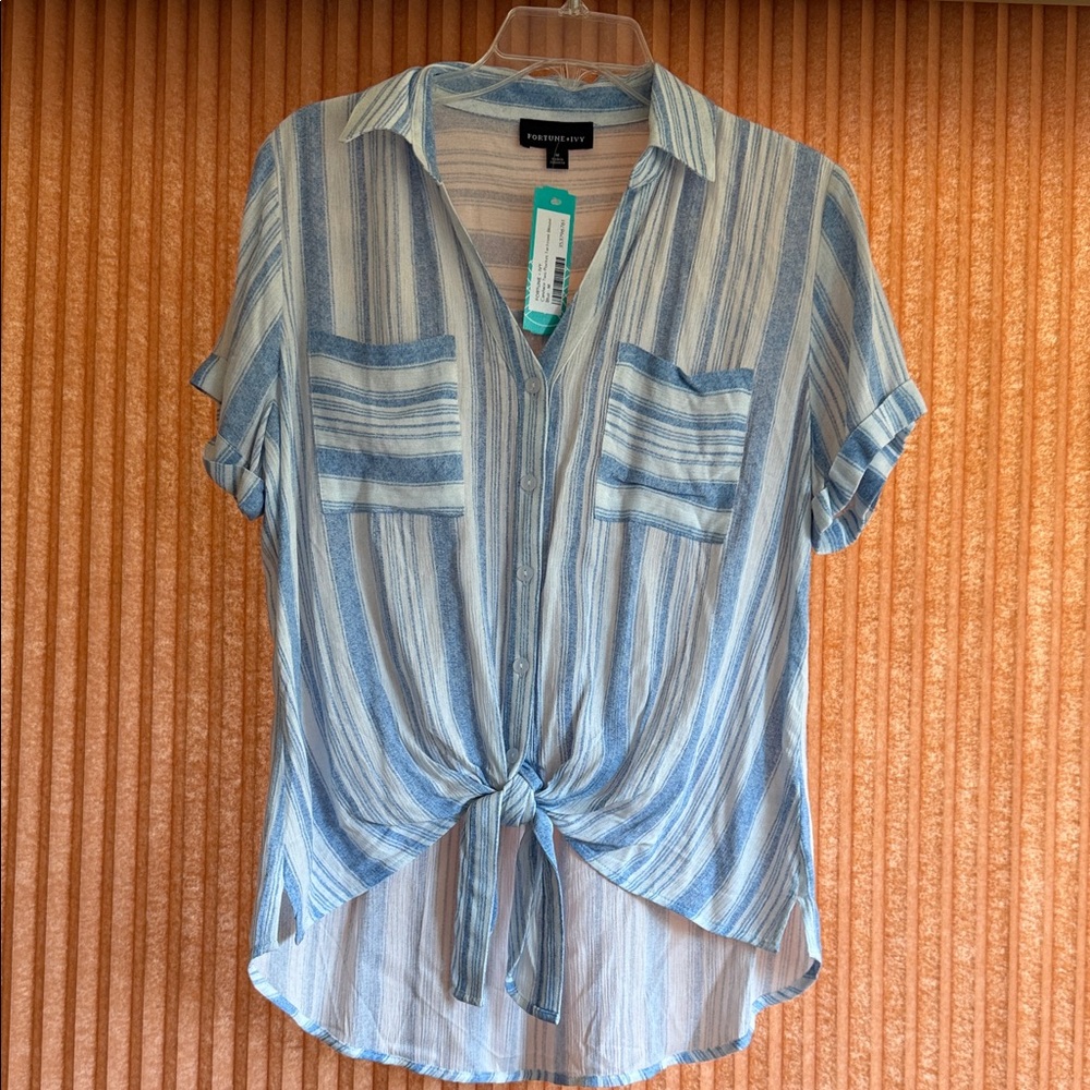 💙3 for $55💙Candace Two Pocket Blue Striped Button-Up Tie-Front Top